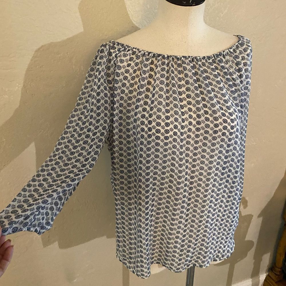 Daisy Fuentes Off the shoulder Top sz M